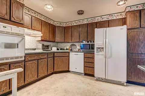 2428 Cahokia Dr, Springfield, IL 62702 photo 7