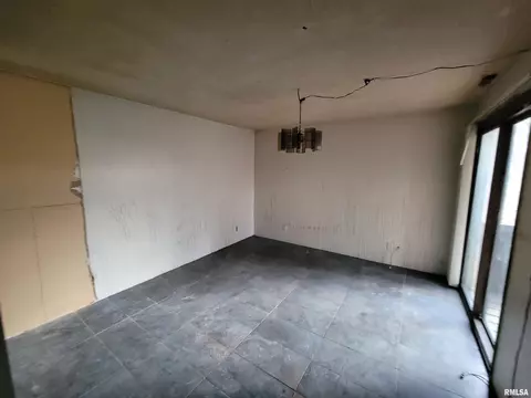 1500 W Enos Ave, Springfield, IL 62702 photo 8