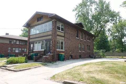 338-344 W North St, Galesburg, IL 61401
