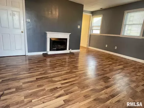 10 Todd Ln, Springfield, IL 62702 photo 2