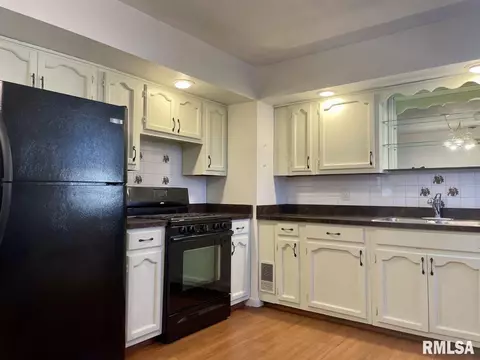 10 Todd Ln, Springfield, IL 62702 photo 4