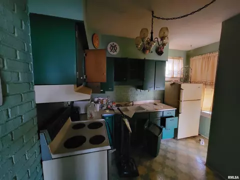 233 N Stephen Ave, Springfield, IL 62702 photo 5