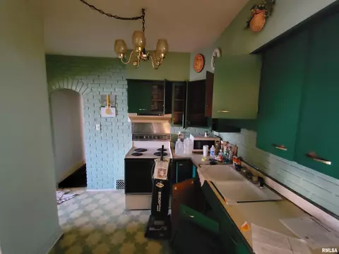 233 N Stephen Ave, Springfield, IL 62702 photo 4