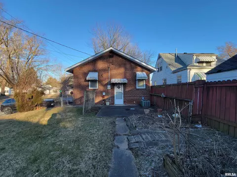 233 N Stephen Ave, Springfield, IL 62702 photo 3
