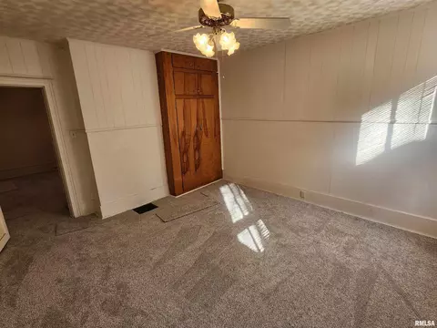 1035 N 6th St, Springfield, IL 62702 photo 14