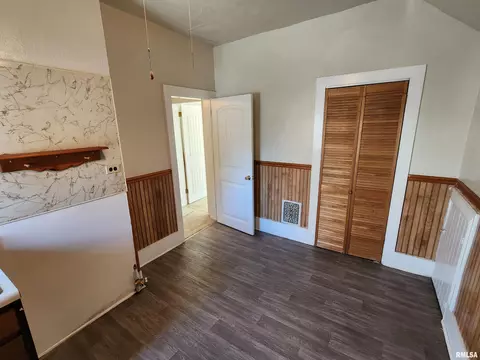 1035 N 6th St, Springfield, IL 62702 photo 23