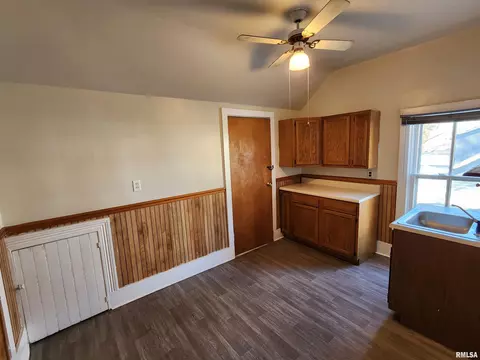 1035 N 6th St, Springfield, IL 62702 photo 22
