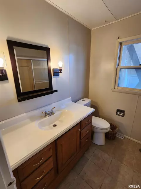 1035 N 6th St, Springfield, IL 62702 photo 20