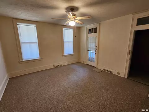1035 N 6th St, Springfield, IL 62702 photo 10