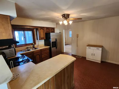 1035 N 6th St, Springfield, IL 62702 photo 18