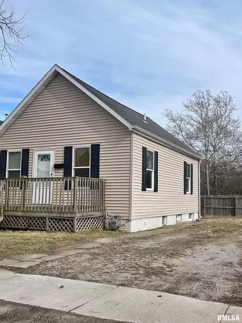 1210 Poole St, Springfield, IL 62702 photo 7