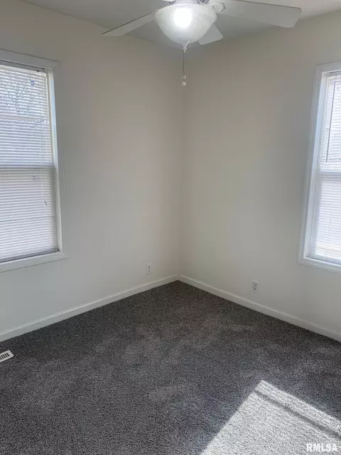 1210 Poole St, Springfield, IL 62702 photo 6