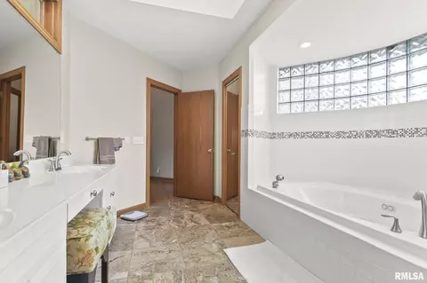 5104 Eagle Ridge Dr, Springfield, IL 62711 photo 32