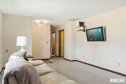 5241 Carlton Dr, Springfield, IL 62712 photo 7
