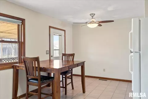 5241 Carlton Dr, Springfield, IL 62712 photo 13
