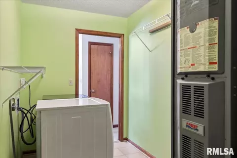 5241 Carlton Dr, Springfield, IL 62712 photo 16
