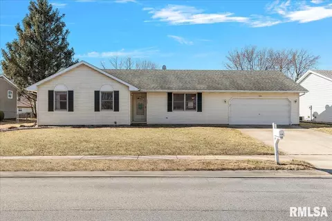 5241 Carlton Dr, Springfield, IL 62712 photo 1