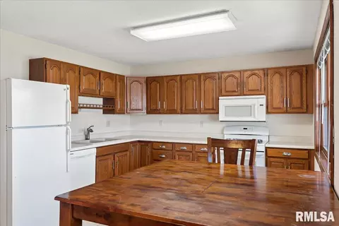 5241 Carlton Dr, Springfield, IL 62712 photo 11