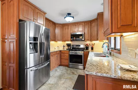 90 Sidener Ln, Springfield, IL 62707 photo 8