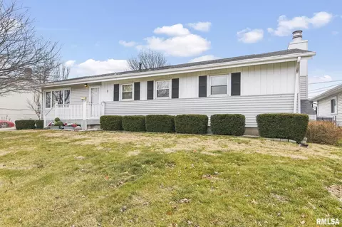 8 St Marys Ct, Springfield, IL 62702 photo 2