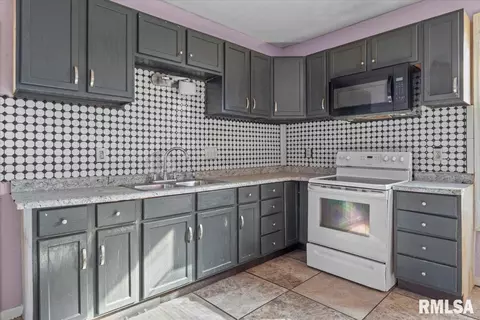 1408 S 2nd St, Springfield, IL 62704 photo 9