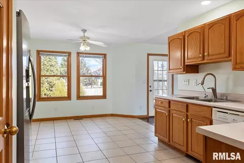 3709 Bergamot Dr, Springfield, IL 62712 photo 16