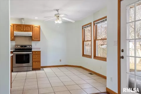 3709 Bergamot Dr, Springfield, IL 62712 photo 13