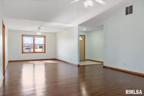 3709 Bergamot Dr, Springfield, IL 62712 photo 9