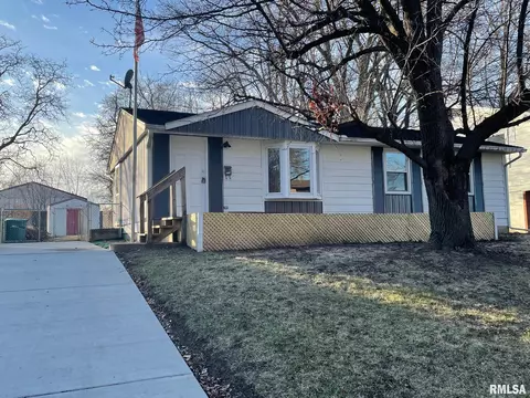 3233 Warner Dr, Springfield, IL 62703 photo 2