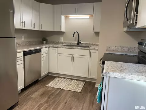 3233 Warner Dr, Springfield, IL 62703 photo 7