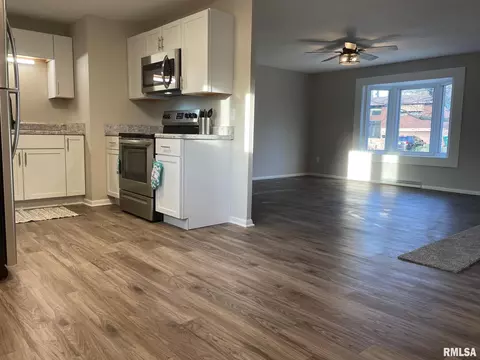 3233 Warner Dr, Springfield, IL 62703 photo 9