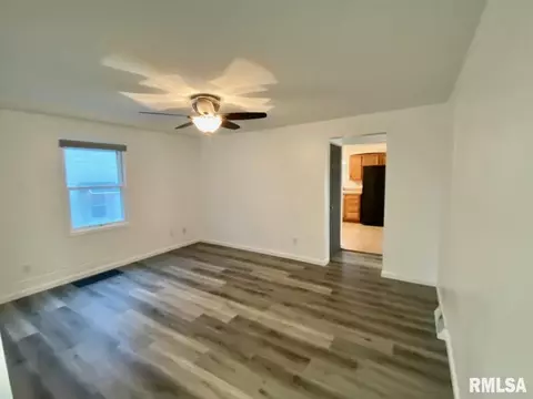 2512 E Keys Ave, Springfield, IL 62702 photo 5
