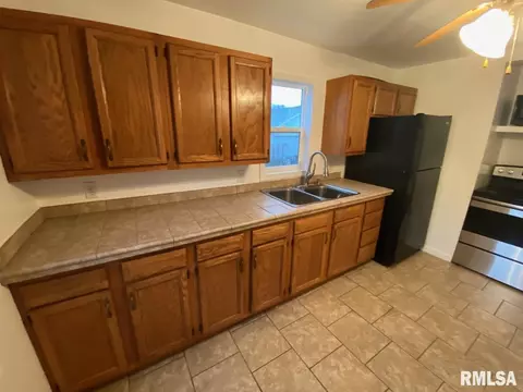 2512 E Keys Ave, Springfield, IL 62702 photo 8