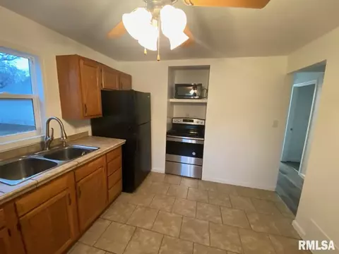 2512 E Keys Ave, Springfield, IL 62702 photo 9