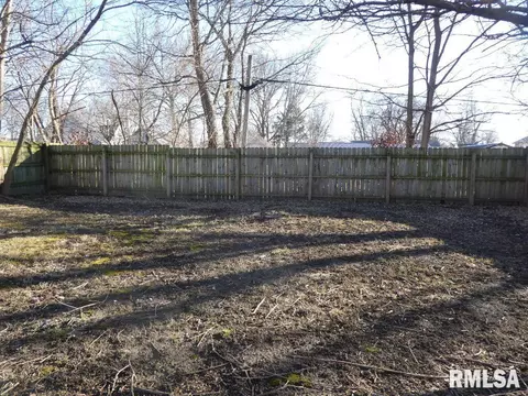 614 W Calhoun Ave, Springfield, IL 62702 photo 4