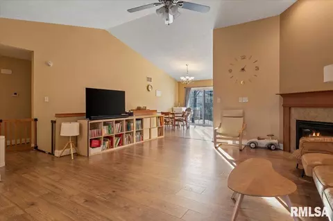 2907 Cindy Ln, Springfield, IL 62711 photo 4