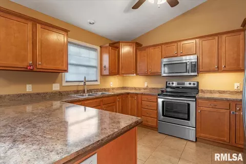 2907 Cindy Ln, Springfield, IL 62711 photo 8
