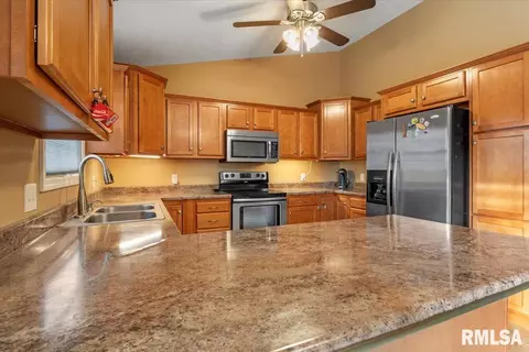 2907 Cindy Ln, Springfield, IL 62711 photo 9