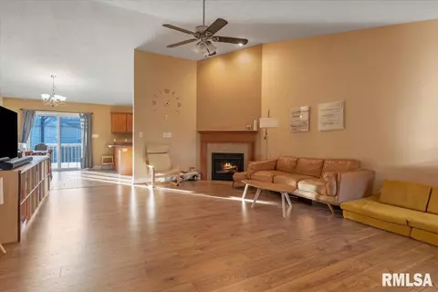 2907 Cindy Ln, Springfield, IL 62711 photo 3