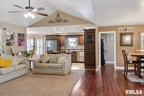 2016 Clarion Dr, Springfield, IL 62711 photo 6