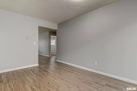 2104-2106 Austin Dr, Springfield, IL 62704 photo 18