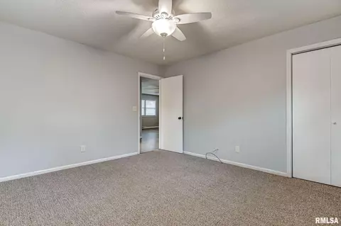2104-2106 Austin Dr, Springfield, IL 62704 photo 14