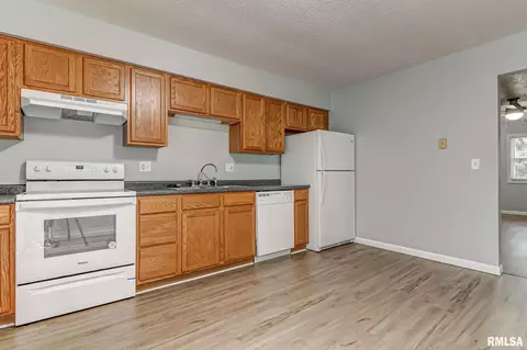 2104-2106 Austin Dr, Springfield, IL 62704 photo 21