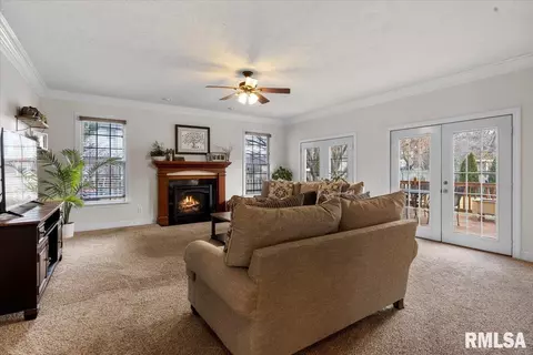 6504 Willow Springs Rd, Springfield, IL 62712 photo 4