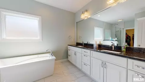 2504 Pebble Beach Dr, Springfield, IL 62704 photo 13