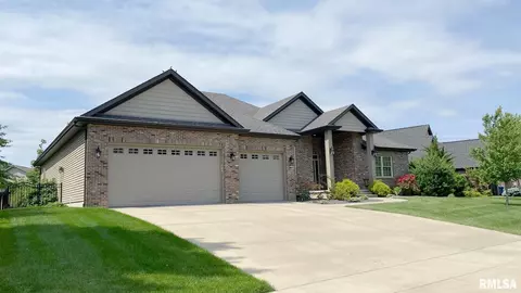 2504 Pebble Beach Dr, Springfield, IL 62704 photo 2