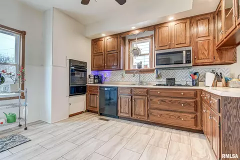 2015 N 17th St, Springfield, IL 62702 photo 8