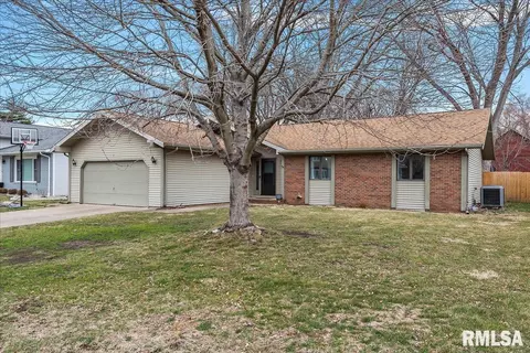 7 Roosevelt Rd, Springfield, IL 62703 photo 2