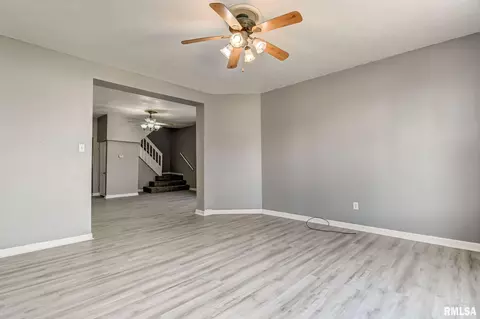 709 S Macarthur Blvd, Springfield, IL 62704 photo 3