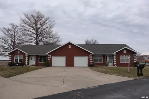 649 Cypress Ln, Galesburg, IL 61401